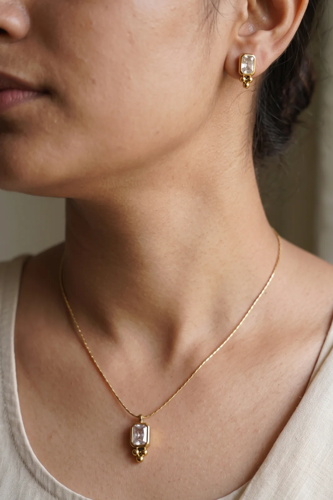 Sinorah KIYU ZIYU Anti-Tarnish Rectangular Stone Necklace Set with Matching Earrings - view 2